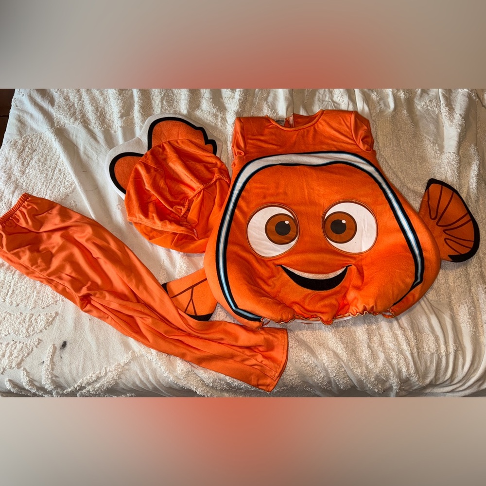 Nemo finding Nemo orange fish Disney toddler costume 5T